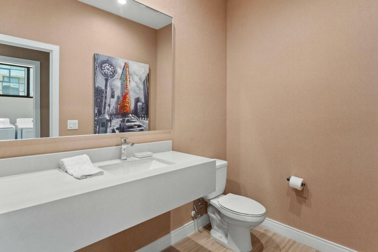 7583 Magic Village Jacuzzi 3 Near 192 And Holiday home *